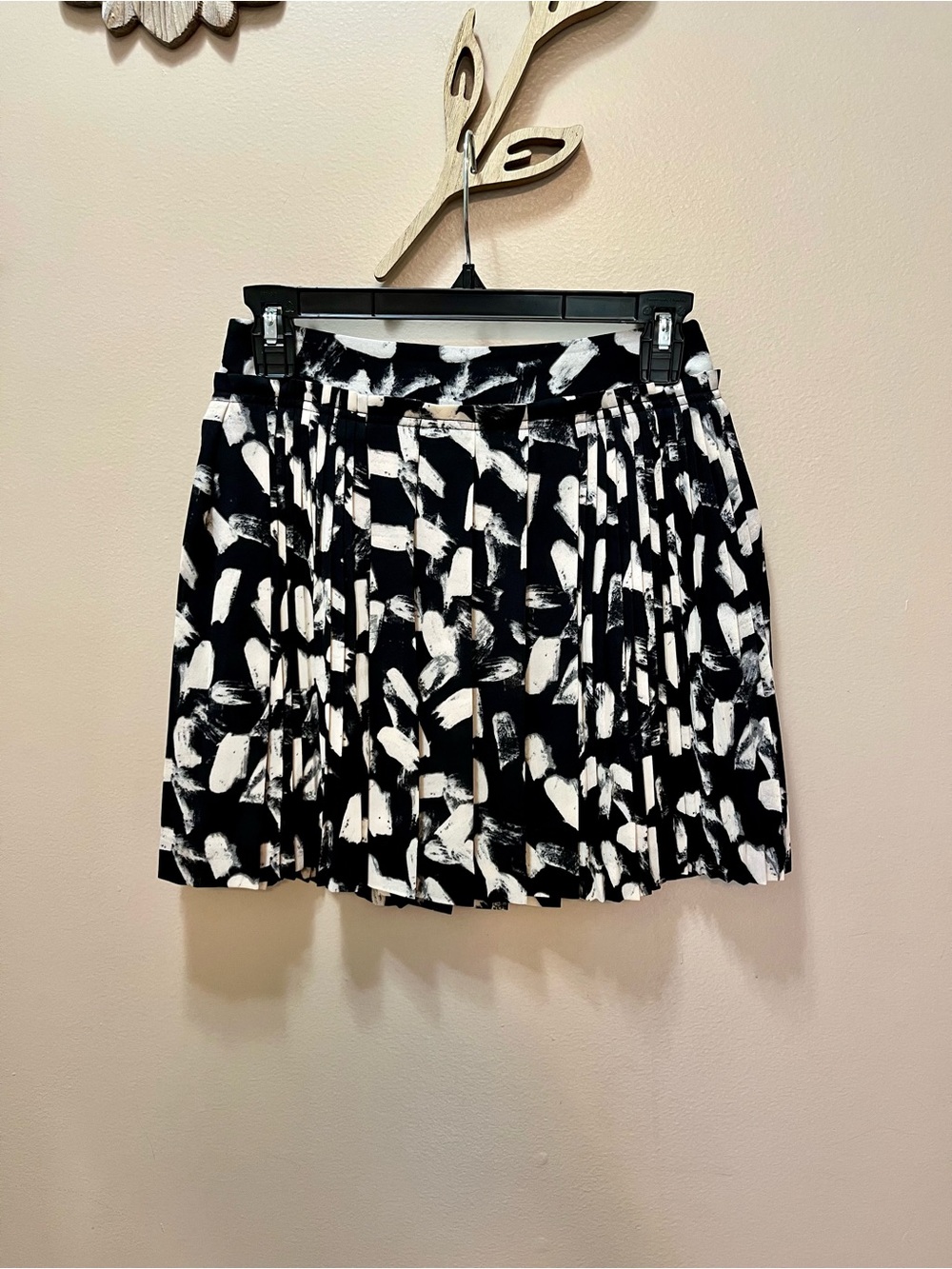 Banana Republic Black & White Pleated Patterned Skirt Petite 00